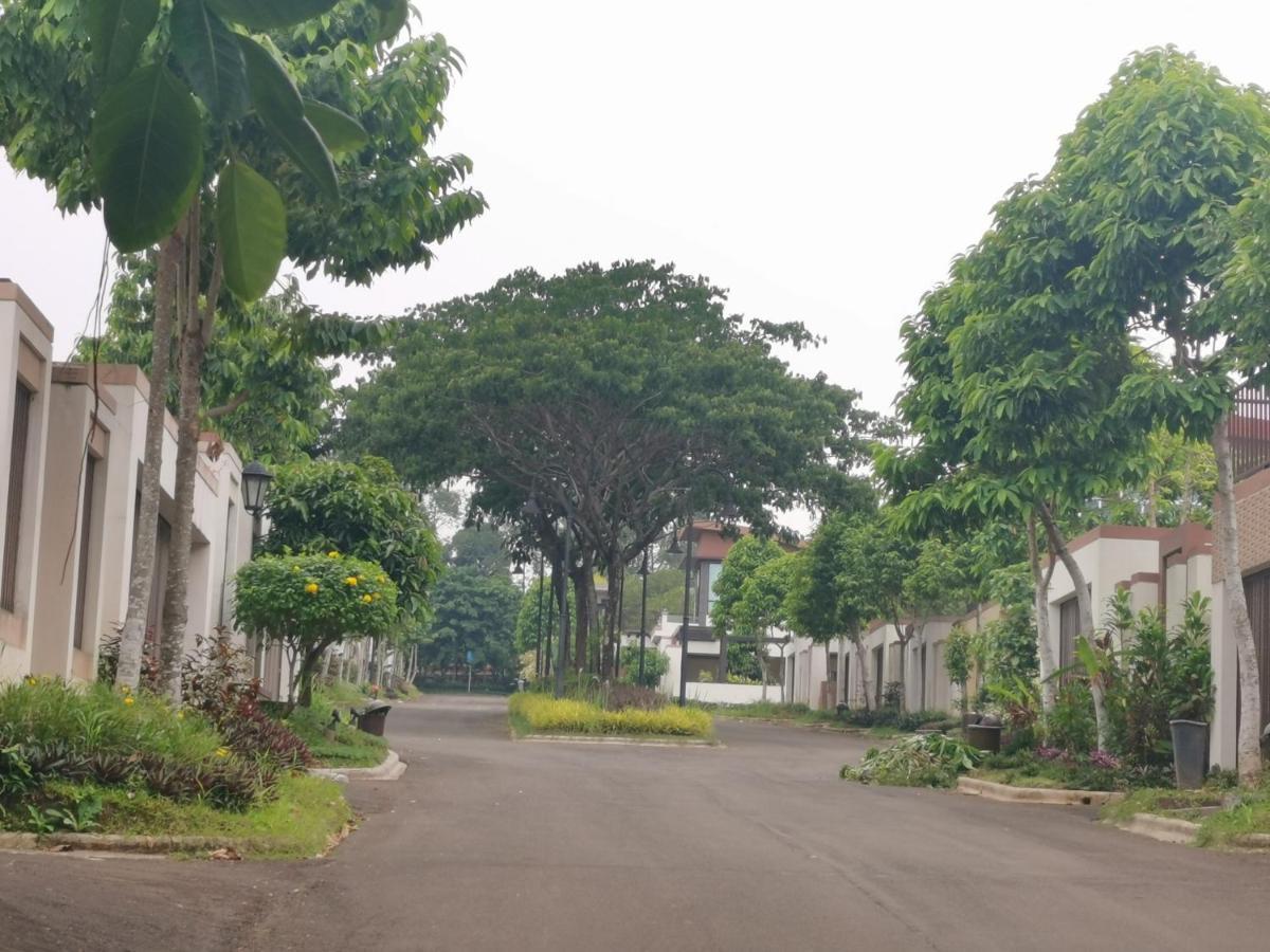 Vimala Hills Resort Cozy Villa Puncak Gadog Bogor Extérieur photo